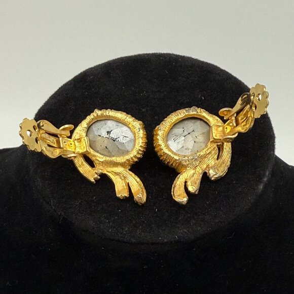 Vtg Gold-Tone Clip-On Earrings Aurora Borealis Rhinestones Textured Oval Design - Picture 10 of 12